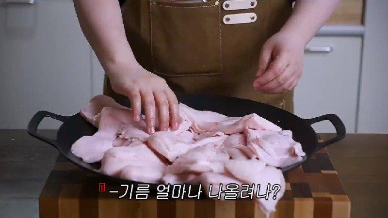 돼지비계 2kg로 라드유 뽑아서 파스타 튀기는 유튜버