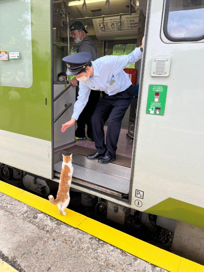 無賃乗車のため遅れた列車