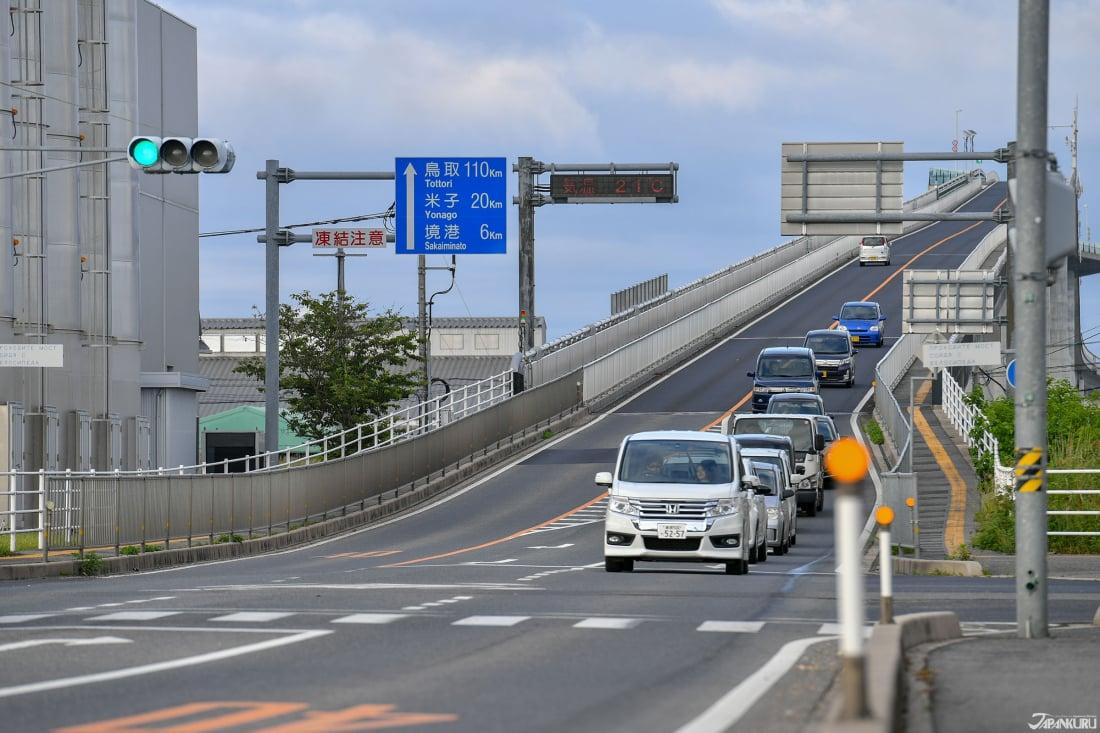 遠くから見ると恐怖そのものという日本のある大橋、ブルブルjpg