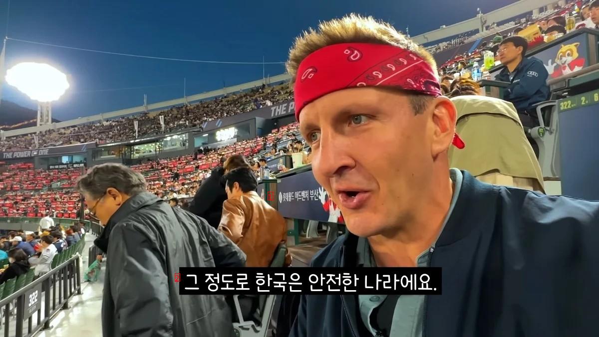 업로드를 한 지 6일 만에 164만뷰 찍힌 미국인의 한국 야구장 체험기