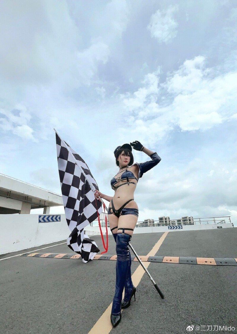 後方注意 碧藍航路 コスプレ