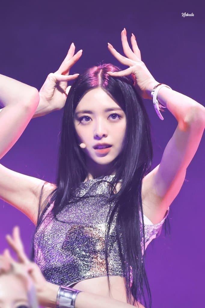 ITZY シンユナ jpg