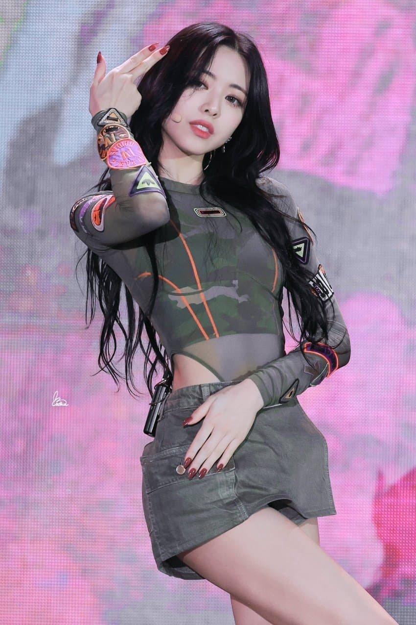 ITZY シンユナ jpg