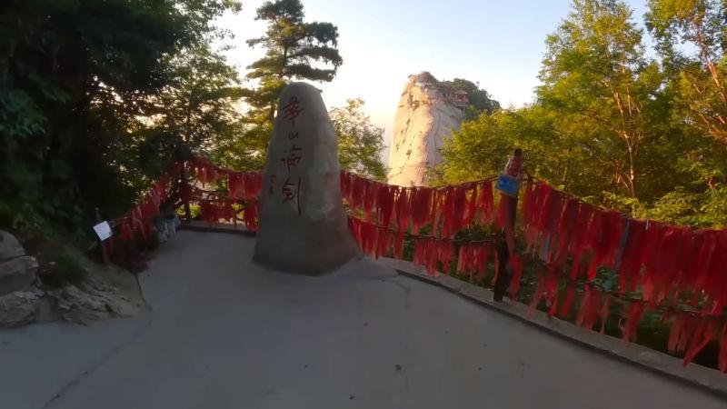 중국 화산에 간 여행 유튜버