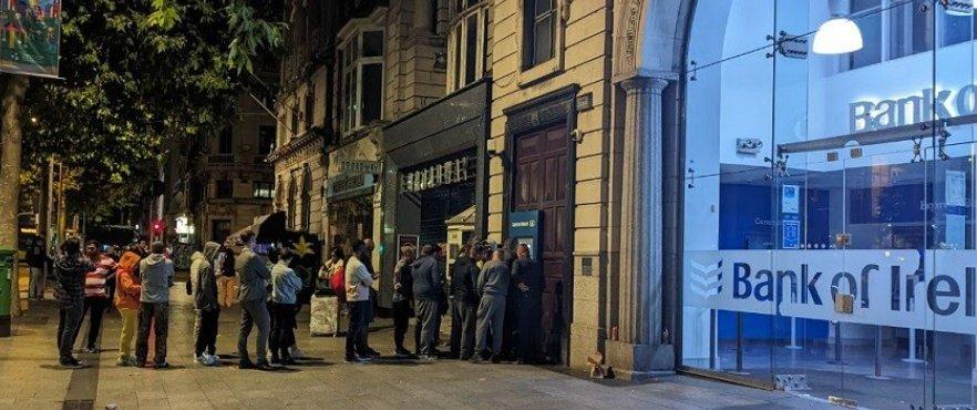 ATM 고장으로 돈 복사 사건 발생한 아일랜드 은행