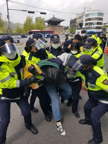 婦警大量採用の効果