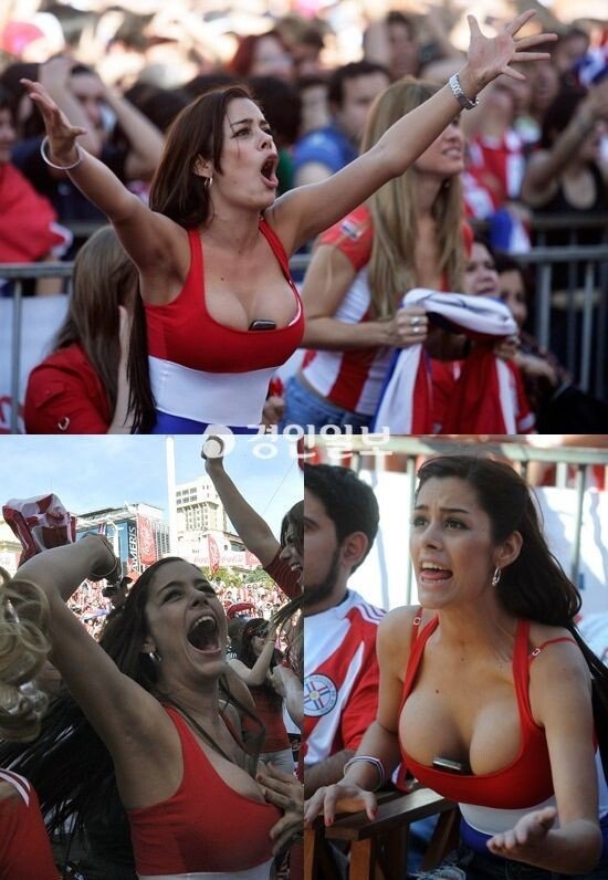 サッカーに熱狂するパラグアイの妻子