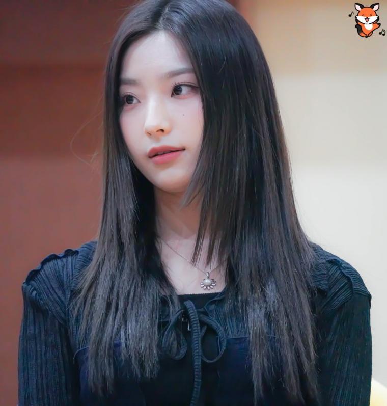 이새롬 (프로미스나인)