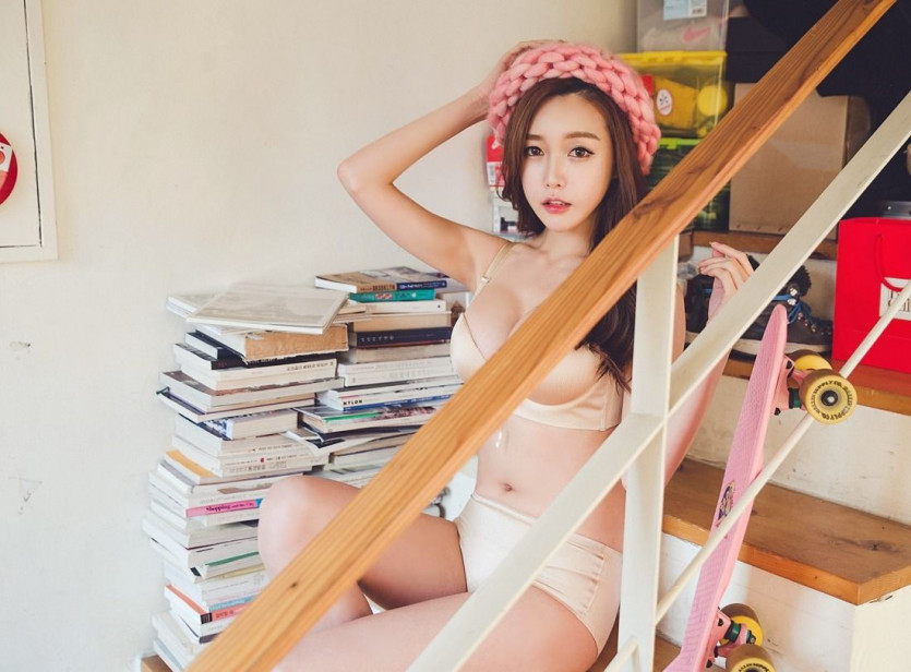 underwear modeli__Yoon Ae Ji