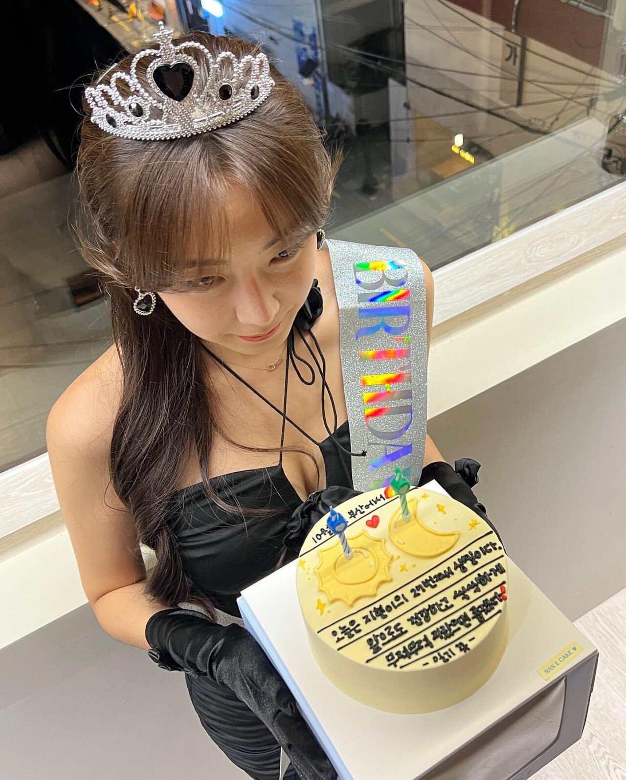 誕生日パーティー ブラックドレス アンジヒョン チアリーダー インスタ