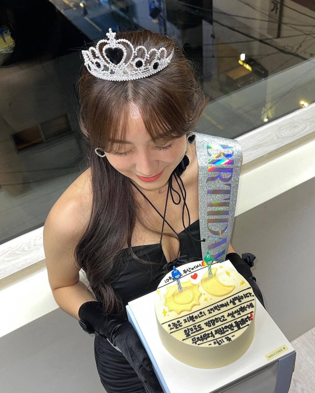 誕生日パーティー ブラックドレス アンジヒョン チアリーダー インスタ