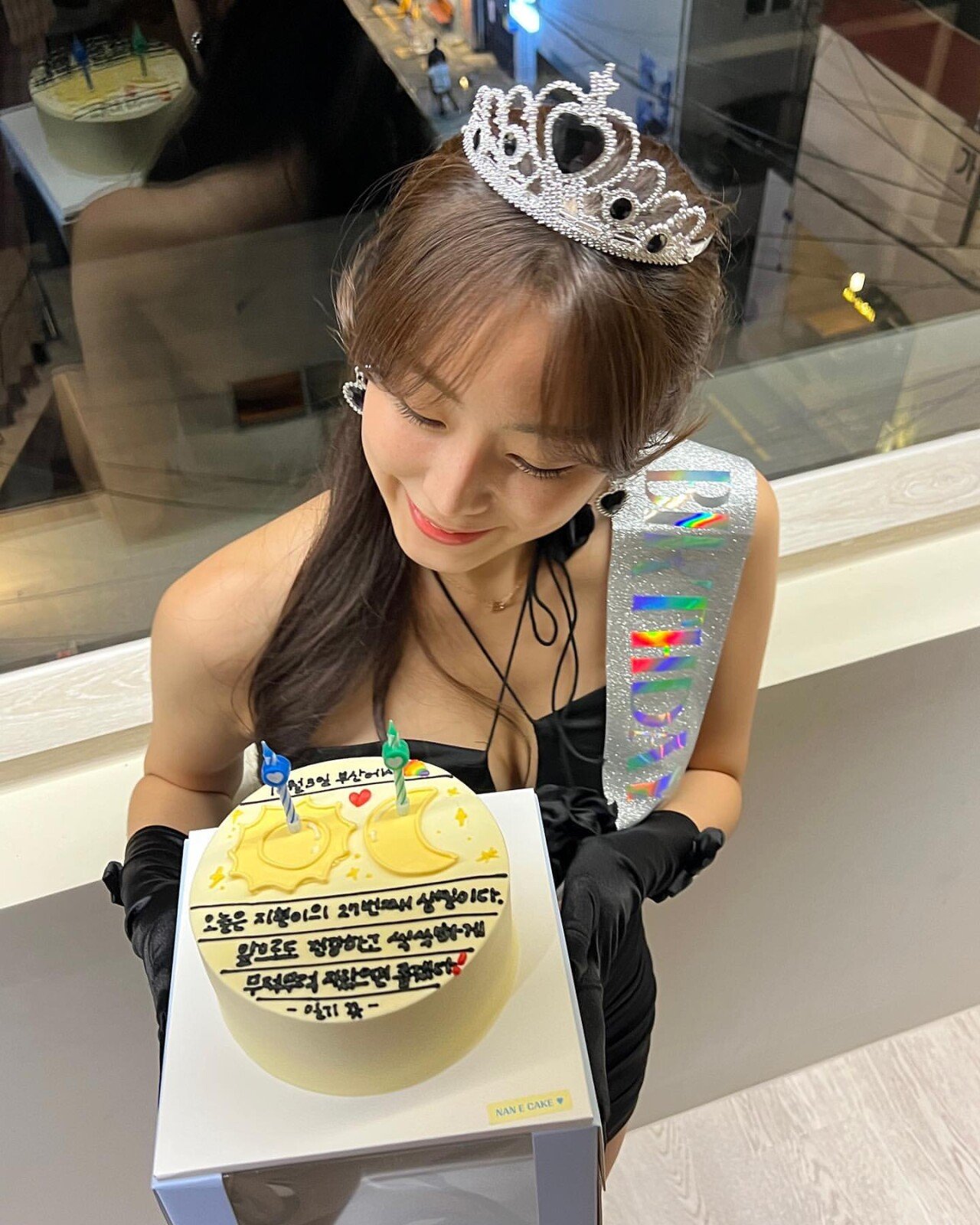 誕生日パーティー ブラックドレス アンジヒョン チアリーダー インスタ