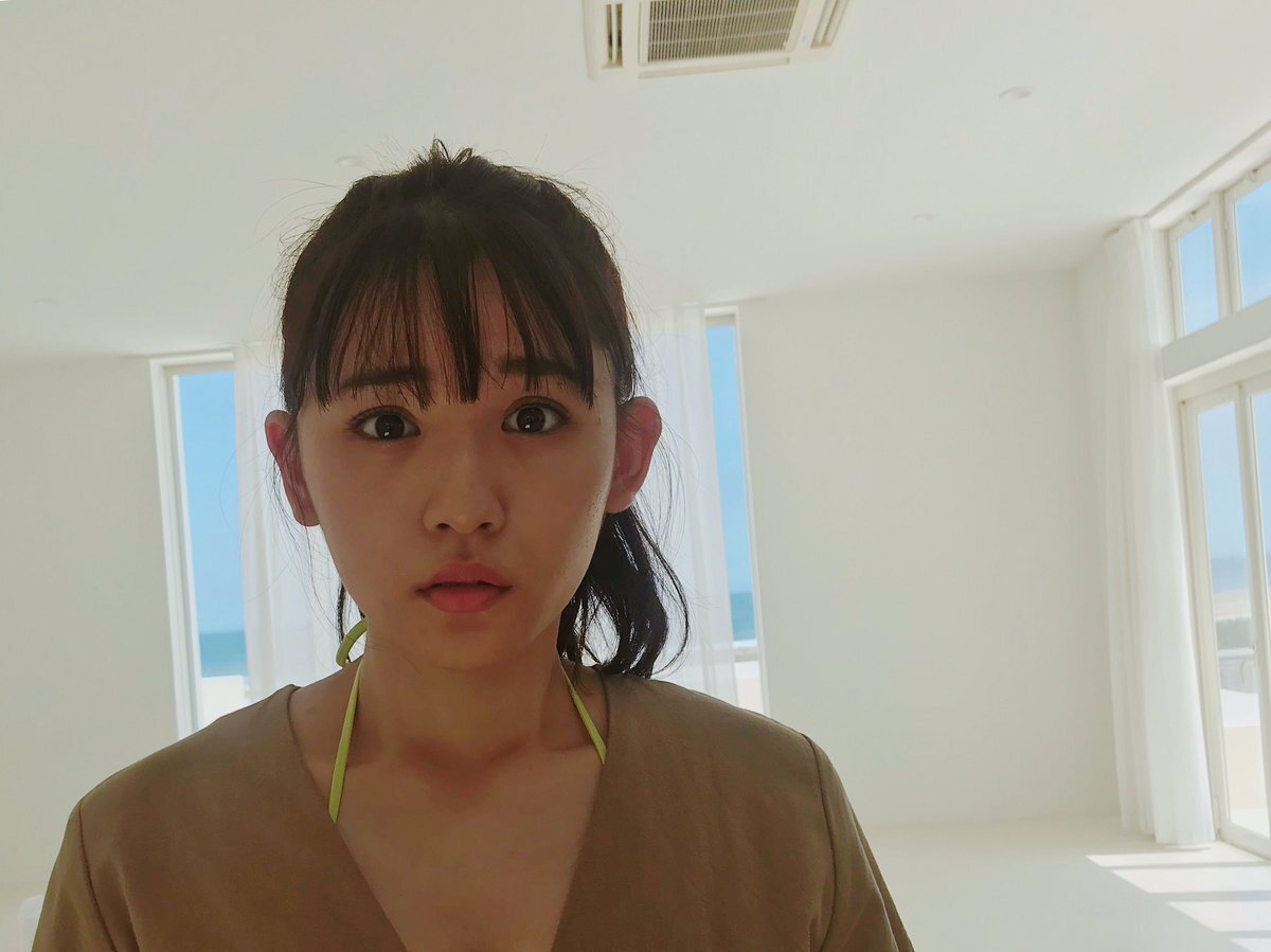 元アイドル、現グラビアモデル兼俳優、浅川奈々