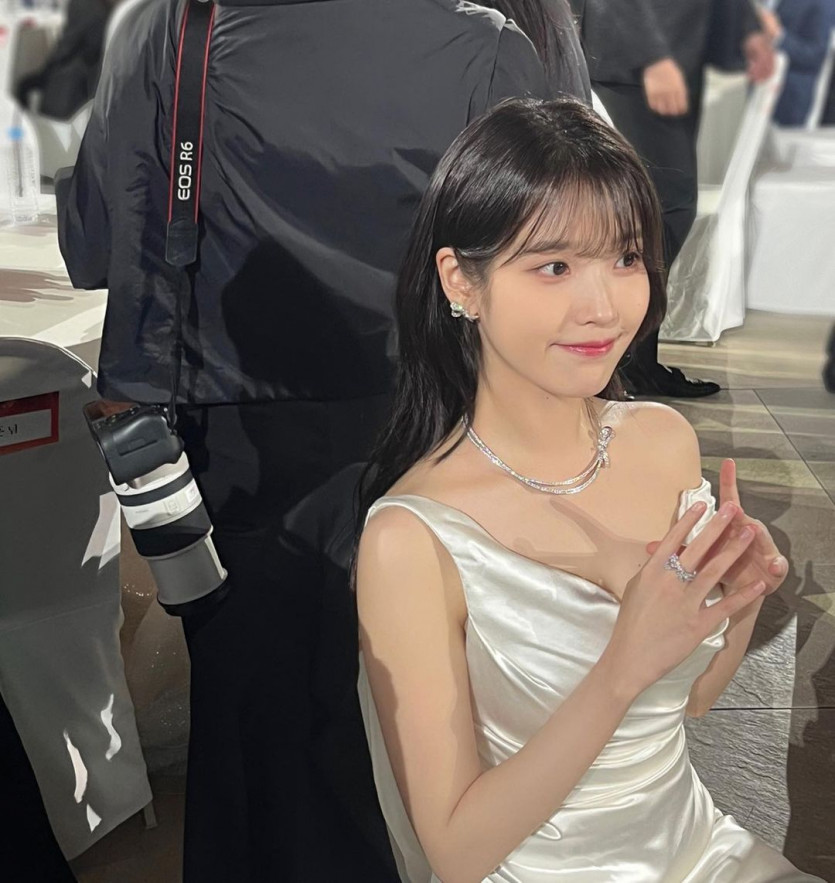 IU