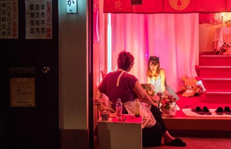 日本の娼婦村で働く女たちの収入 ぶるぶる