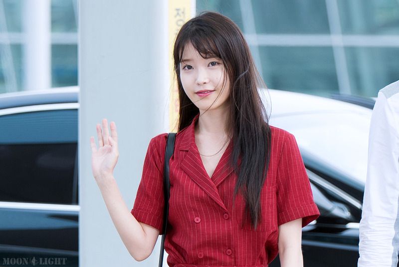 IU