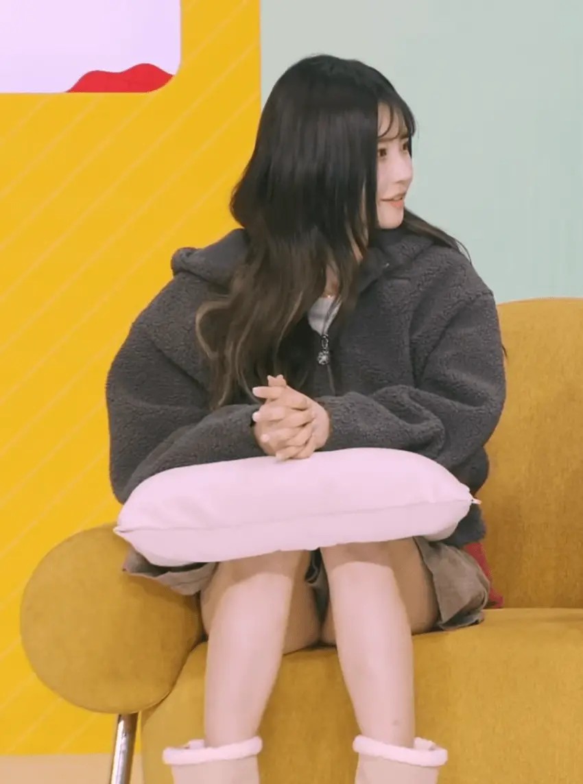 バレエ服を着たfromis_9ソン·ハヨンバスト