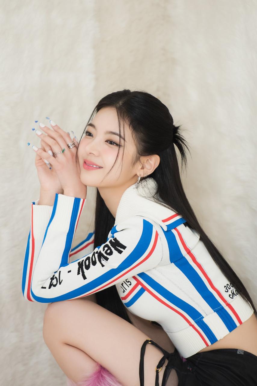 ITZY 리아.jpg