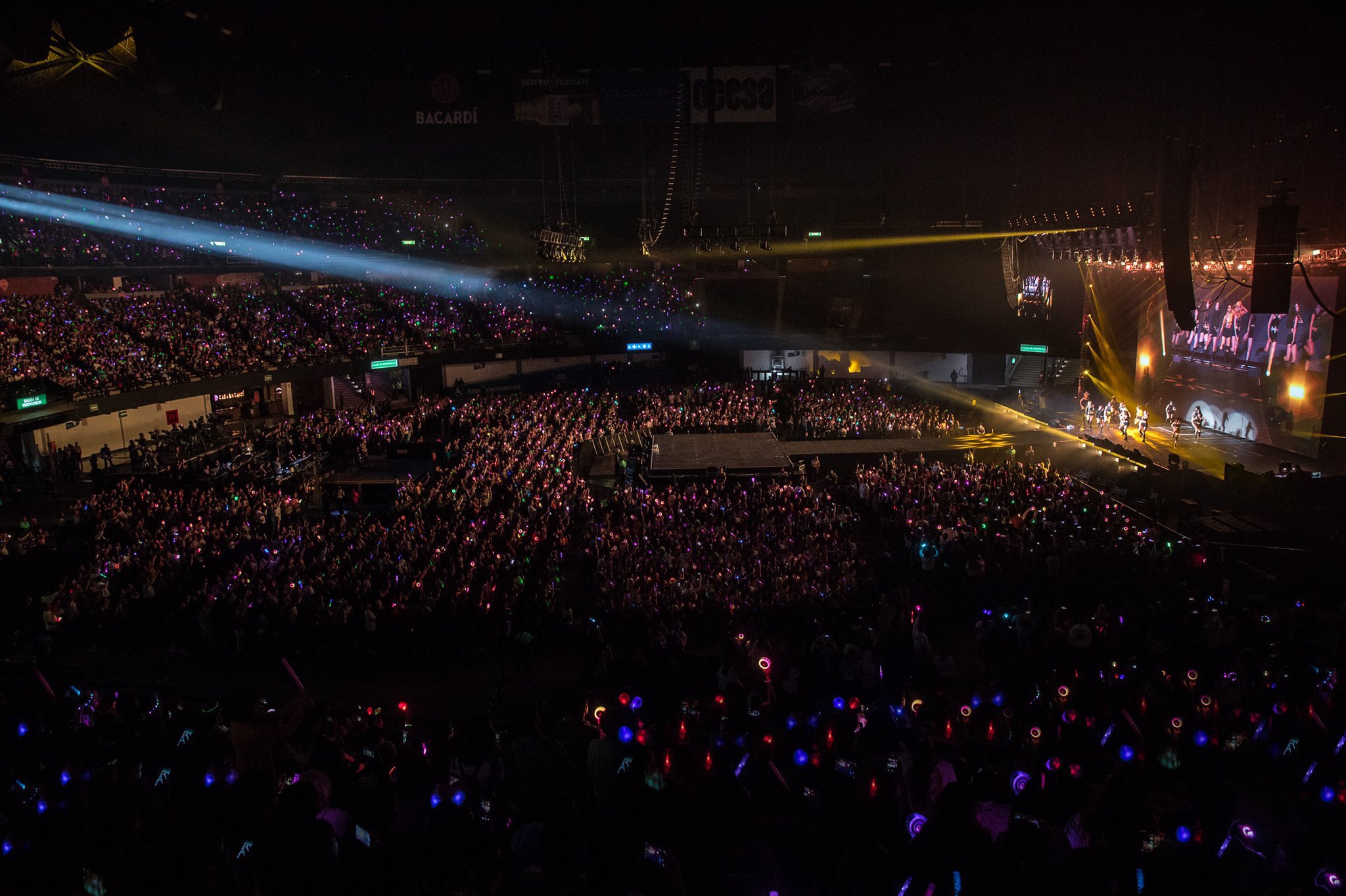 멕시코 스타디움을 꽉 채운 트와이스 콘서트 드론샷