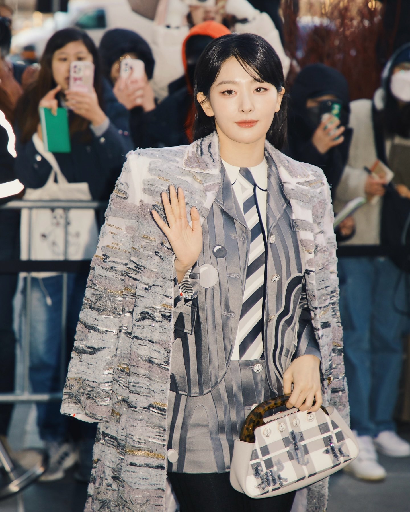뉴욕 패션위크 톰브라운 패션쇼 참석한 레드벨벳 슬기