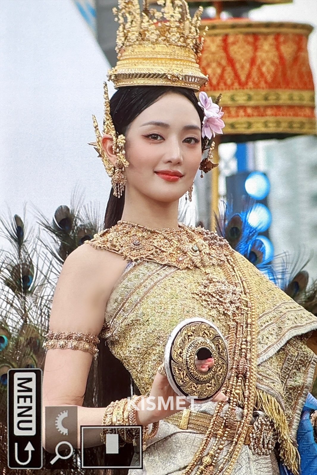 전통의상 입고 태국 송크란 축제 참석한 (여자)아이들 민니
