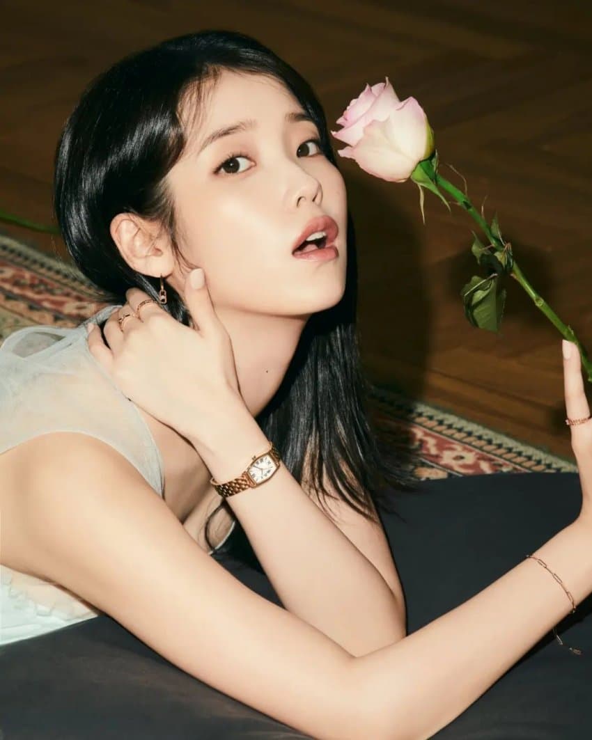 IU センセ エッチなおっぱい