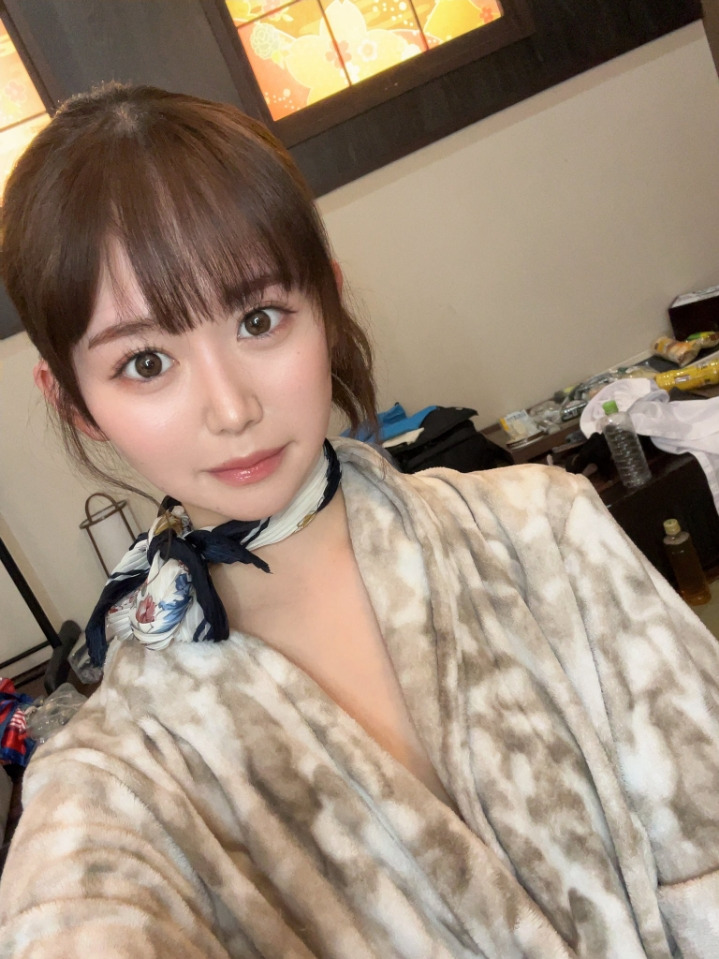 背が高いのが白くて肌が本当に良くて可愛いAV新人俳優