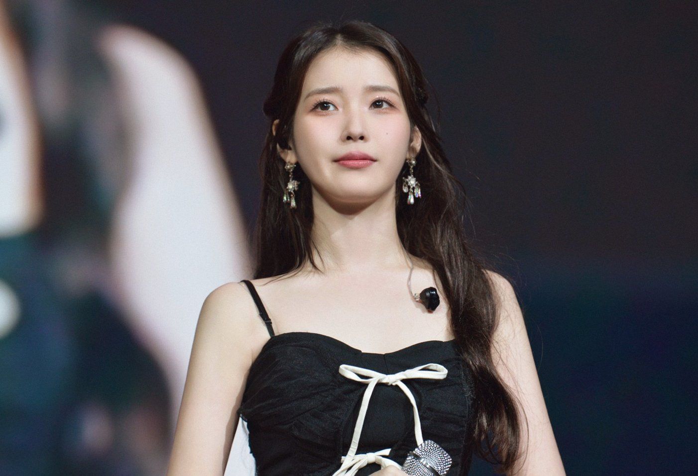 IU