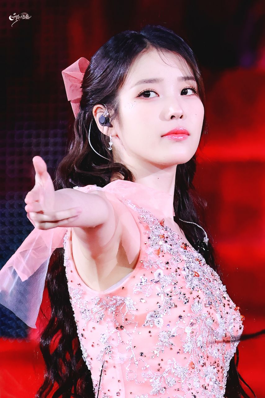 IU