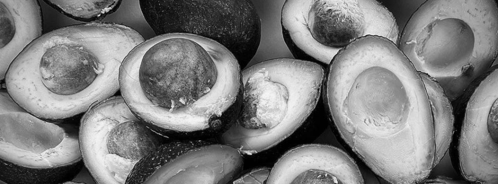 처음 먹고 충격먹은 사람이 많다는 아보카도…….jpg