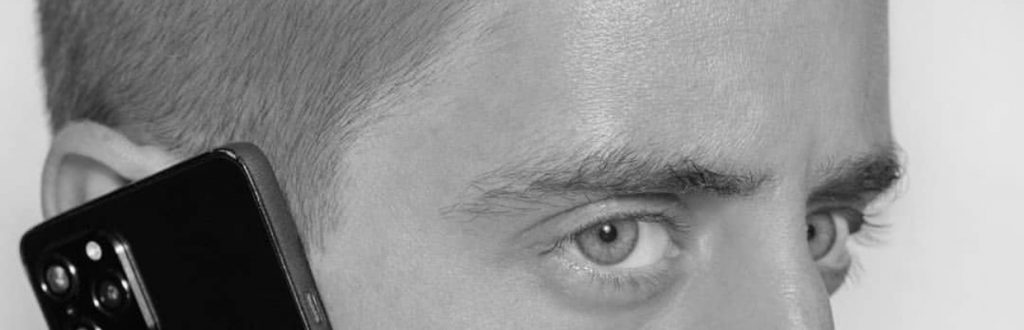 신박한 컨셉의 휴대폰