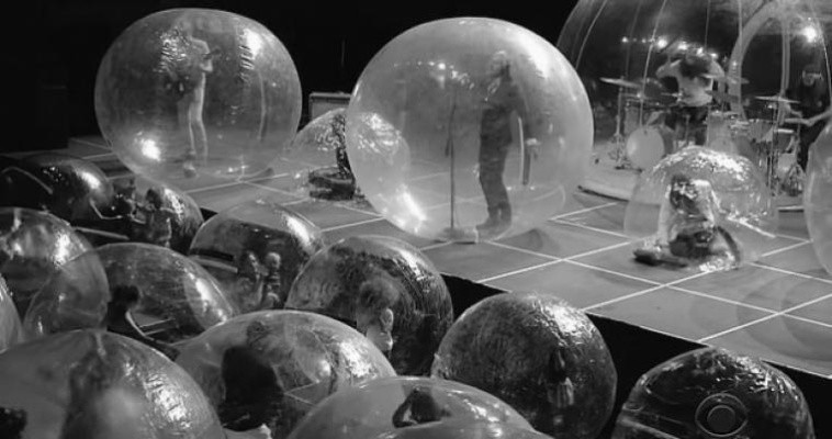 사회적 거리두기 공연