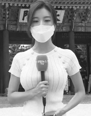 마스크 끼고 방송하는 기상캐스터