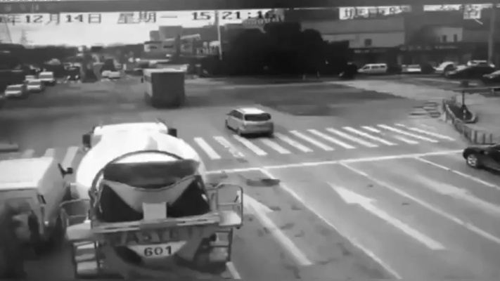 중국 트럭_중량물 사고