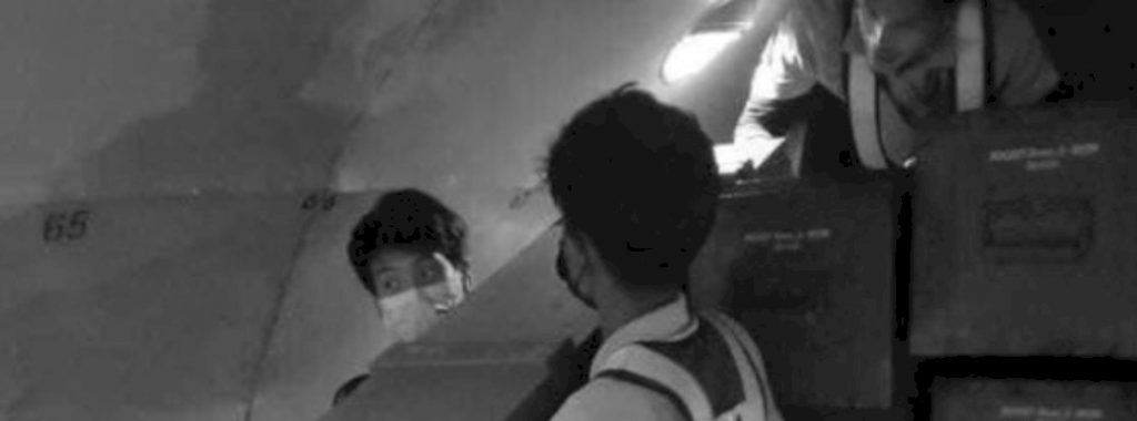 미얀마로 들어가는 중국의 물건.jpg