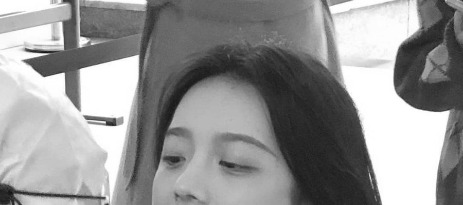 코로나 검사 받다 얼굴로 화제된 중국 처자