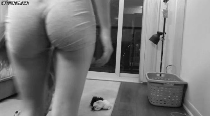 홈트 열심히 하는 유투버