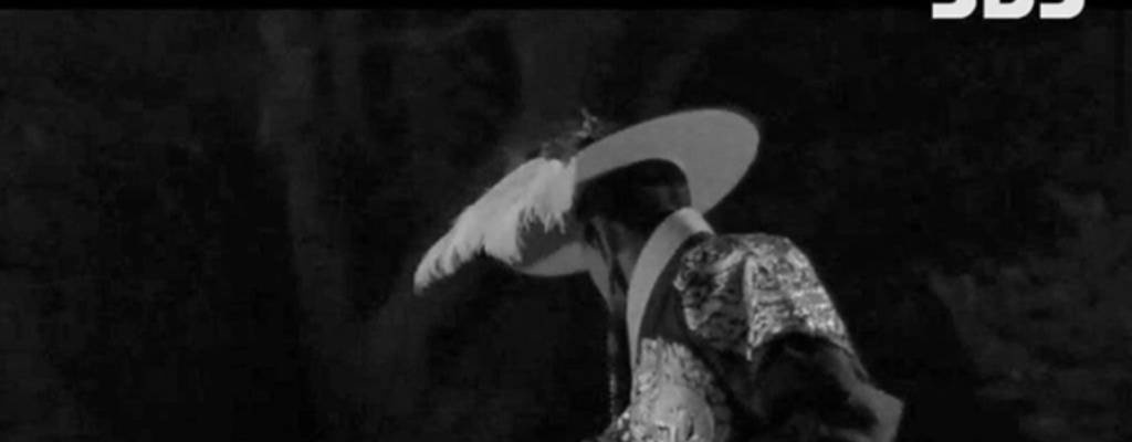 조선구마사속 칼의 모양도 이상하다 .jpg