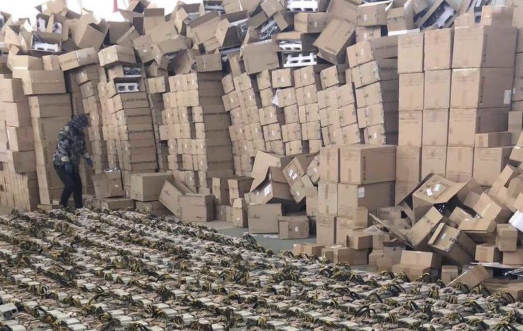 채굴 금지된 중국 근황.jpg