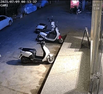 어제자 중국 납치미수사건 ㄷㄷ….gif