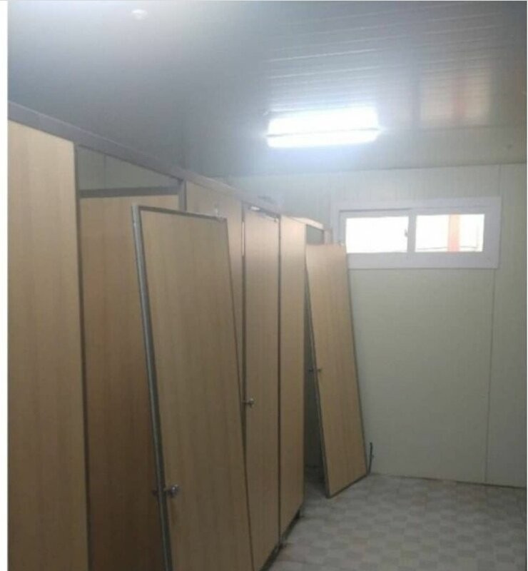 화장실 문을 자꾸 뜯는 중국인들