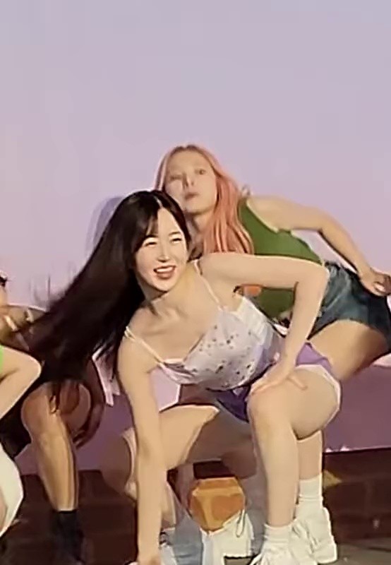 NMIX 해원은 섹시하고 아름답다.