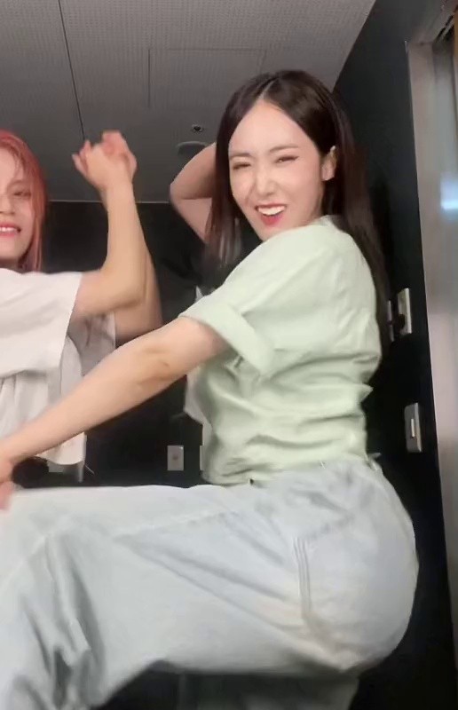 엉덩이 들썩 들썩 거리는 신비