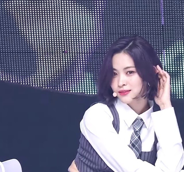 [ITZY] 보랏빛 단발머리 있지 류진