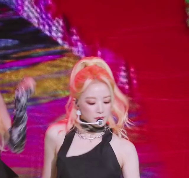 쩍벌 안무 (여자)아이들 슈화