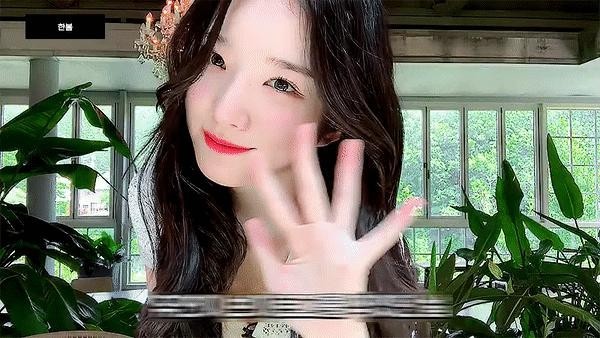 [기타] 트리플S 10인조 단체 수트댄스 <Rising>