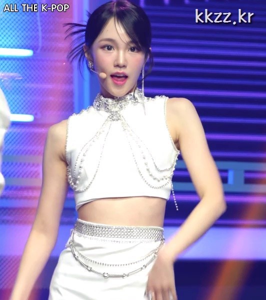 크롭 민소매 우아 나나