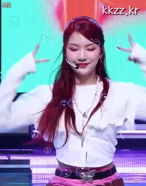 [스테이씨] 분홍 속바지 스테이씨 아이사