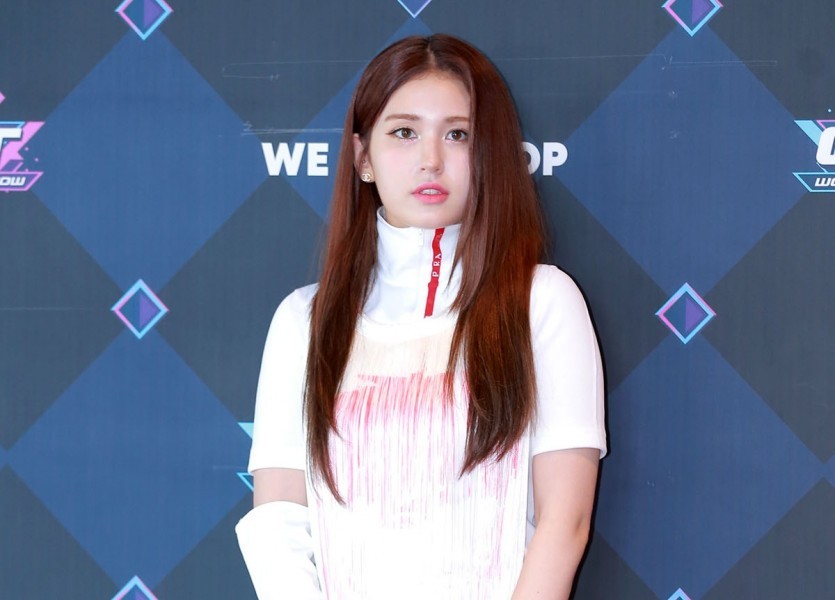 전소미 – 쇼음중 + 엠카 (고/16p)