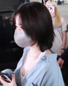 엔믹스 오해원 언더붑 밑가슴 숙인 가슴골